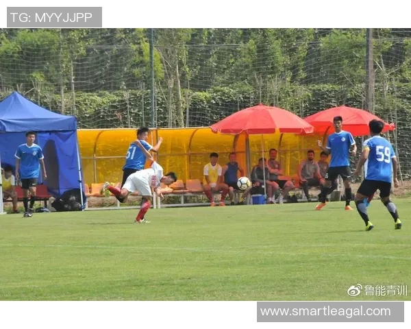 芬兰女U19足球队迎战劲敌展现青春风采与拼搏精神